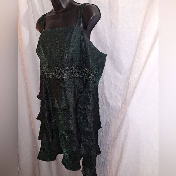 Dressbarn Collection Deep Green Dress - Picture 3 of 8